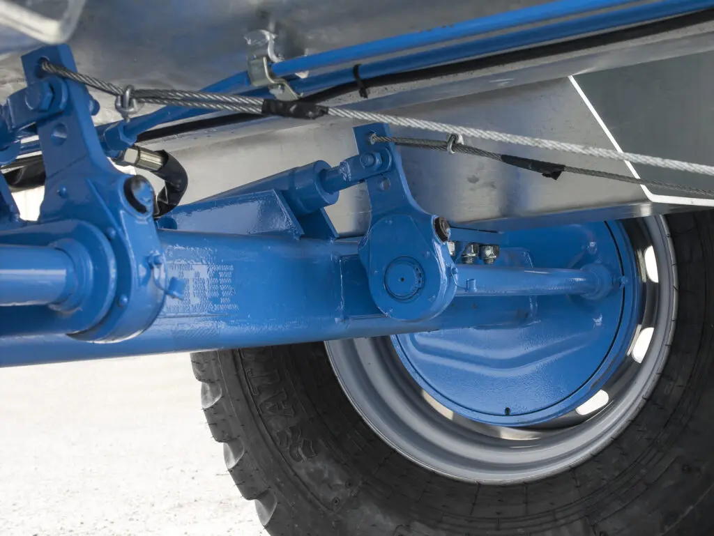 Slurry Tankers: The Safe Option for Health, Safety and Compliance 1 8000L hydraulic brakes