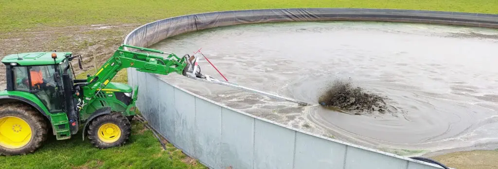 Top 3 Slurry Stirrers for Above Ground Tanks 4 Nevada Hydraulic PTO Stirrer in actio over the wall of an above ground tank