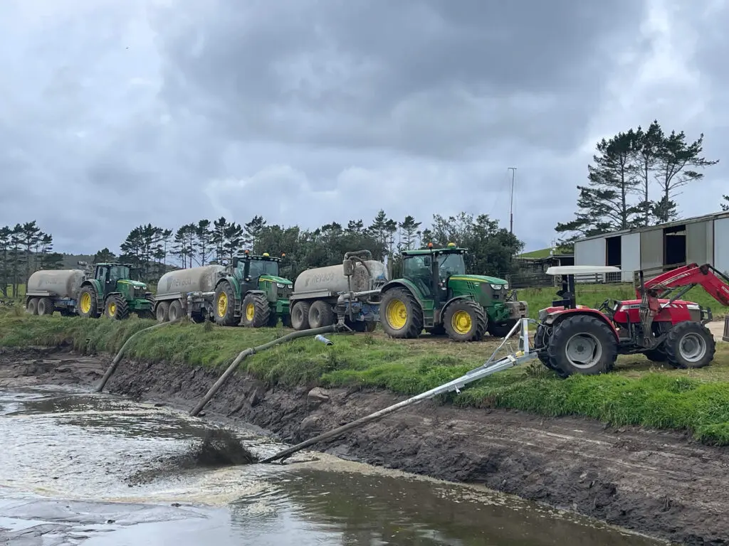 LJS Contracting’s Success in Effluent Spreading 2 Contractors using 3 x Tandem Slurry Tankers to extract effluent