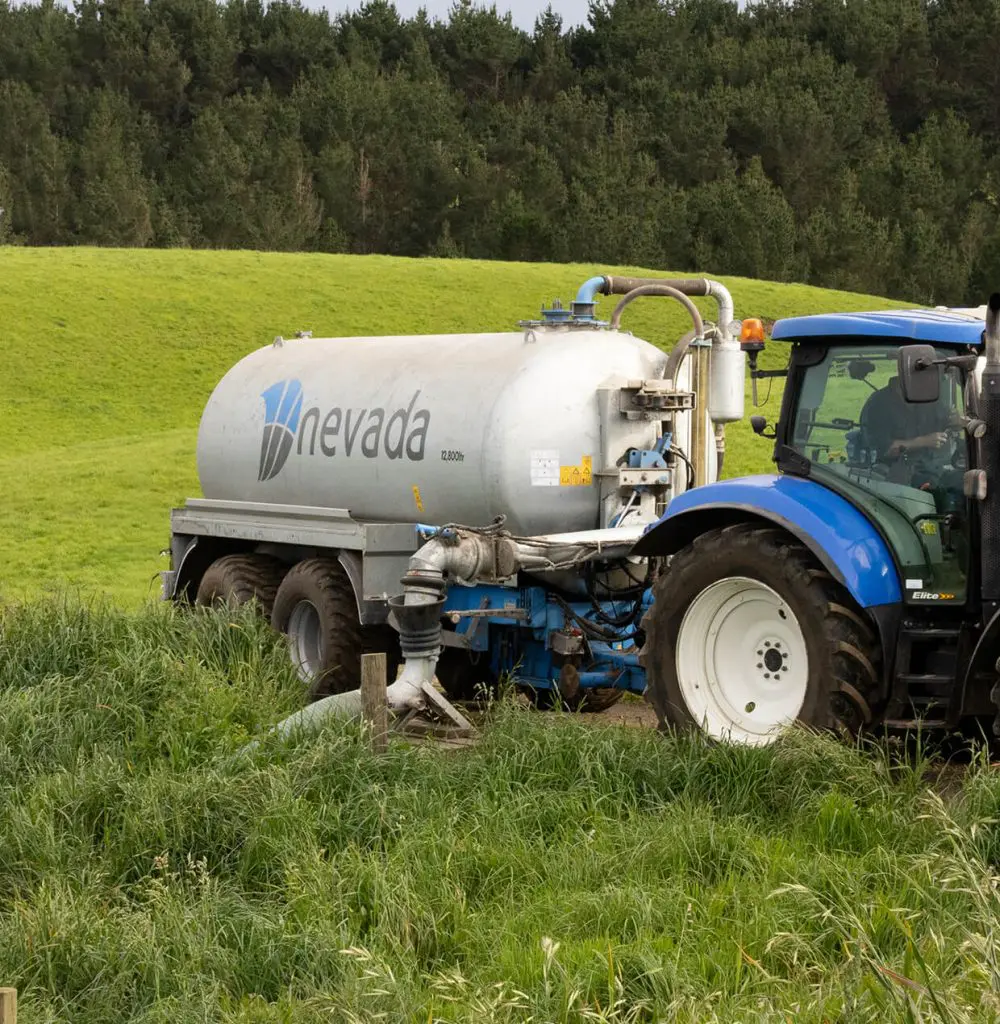 Nevada Tandem Axle Slurry Tanker loading effluent with the 8in auto-fill arm
