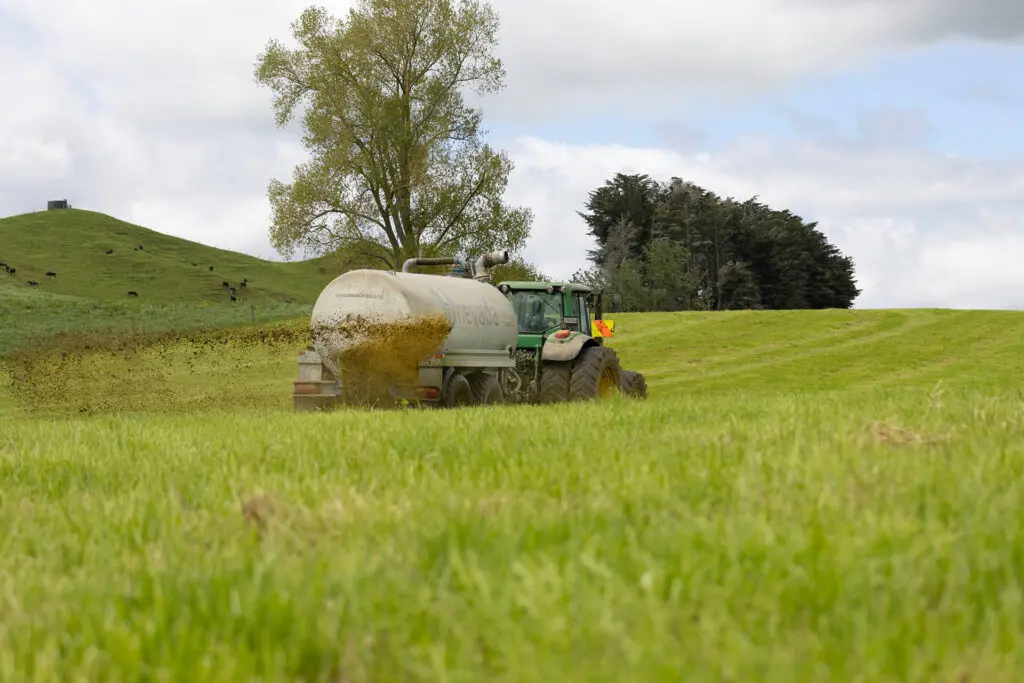 Are Slurry Tankers Really a Cost Effective Way to Spread Effluent? 2 Nevada 12800L Tandem Slurry Tanker spreading with RainWave
