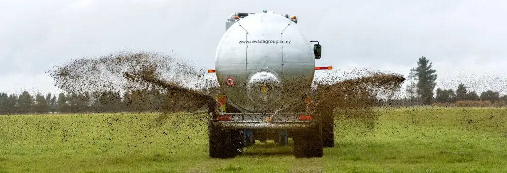 Nevada RainWave™ vs Traditional Splash Plate 6 Dual rainwave on slurry tanker