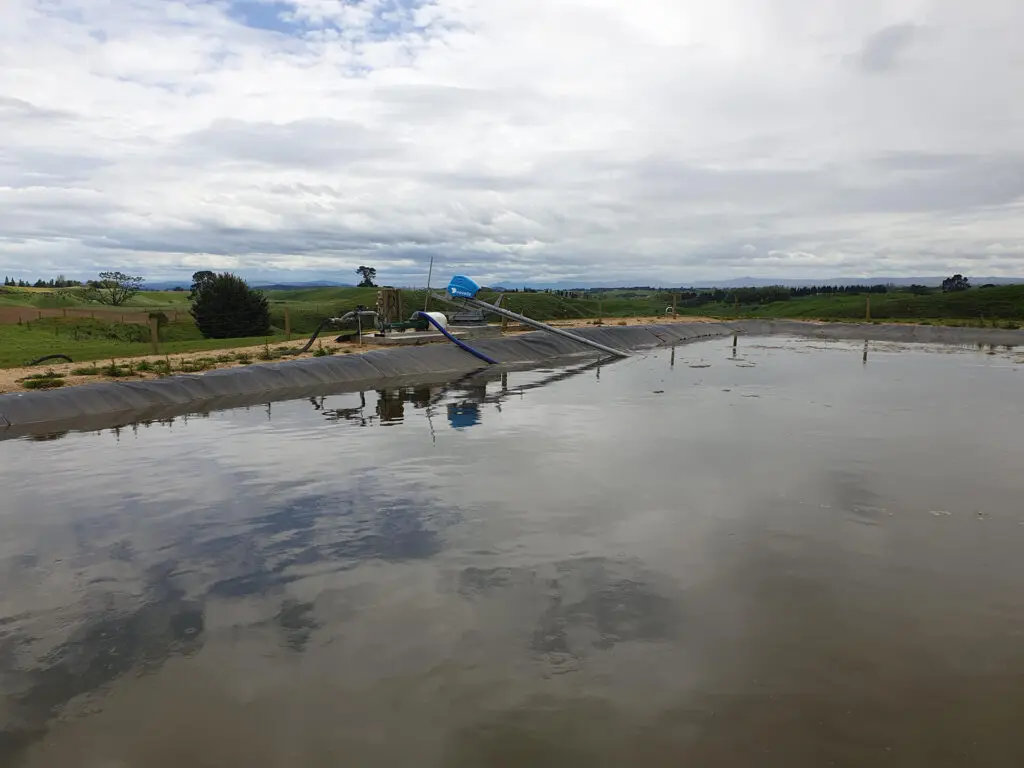 Why Bruce Called In The Effluent Specialists 1 Nevada EL9 Electric Stirrer in a HDPE Lined Effluent Pond