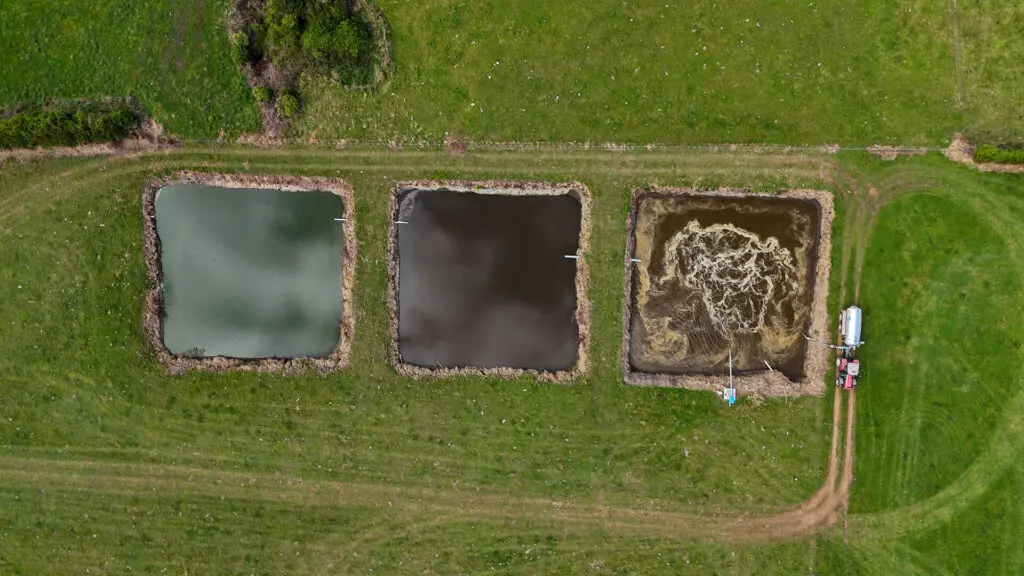 Does your effluent pond fill too fast because of high rainfall? 1 Nevada Electric Stirrer Clay Lined Pond Peter Denham 002