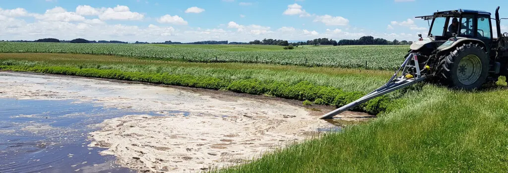 Frank no longer needs to remove solids from his dairy effluent 9 Frank Collier's PTO Stirrer in action