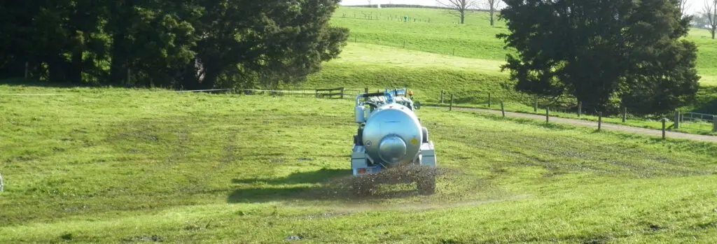 Effluent Application: The Way it Spreads Matters 1 Nevada Tandem Slurry Tanker spreading effluent with a Nevada RqainWave applicator