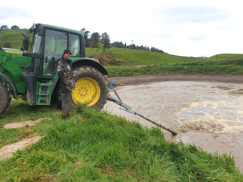 Glen Calls it the Rolls Royce of Pond Stirrers 1 Glenn standing by his Nevada PTO Stirrer in action