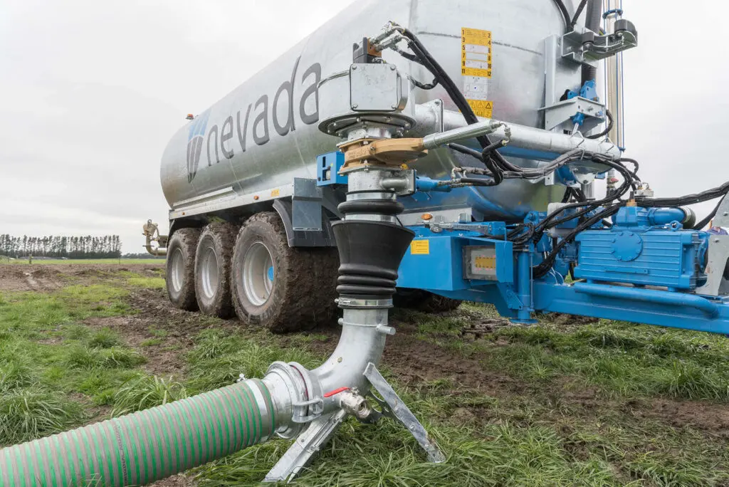 Slurry Tankers: How to Avoid Vacuum Pump Overheating 1 Nevada Tridem Axle Slurry Tanker Loading Arm Accelerator Fill Station