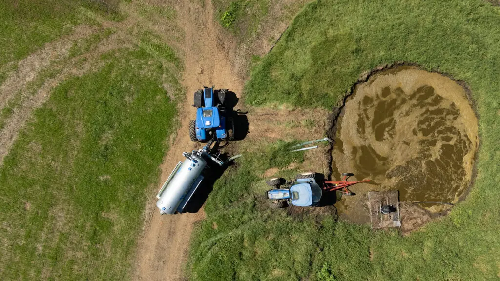 Working a Slurry Tanker on Rolling Hills 1 Nevada 10,000L Tandem Slurry Tanker