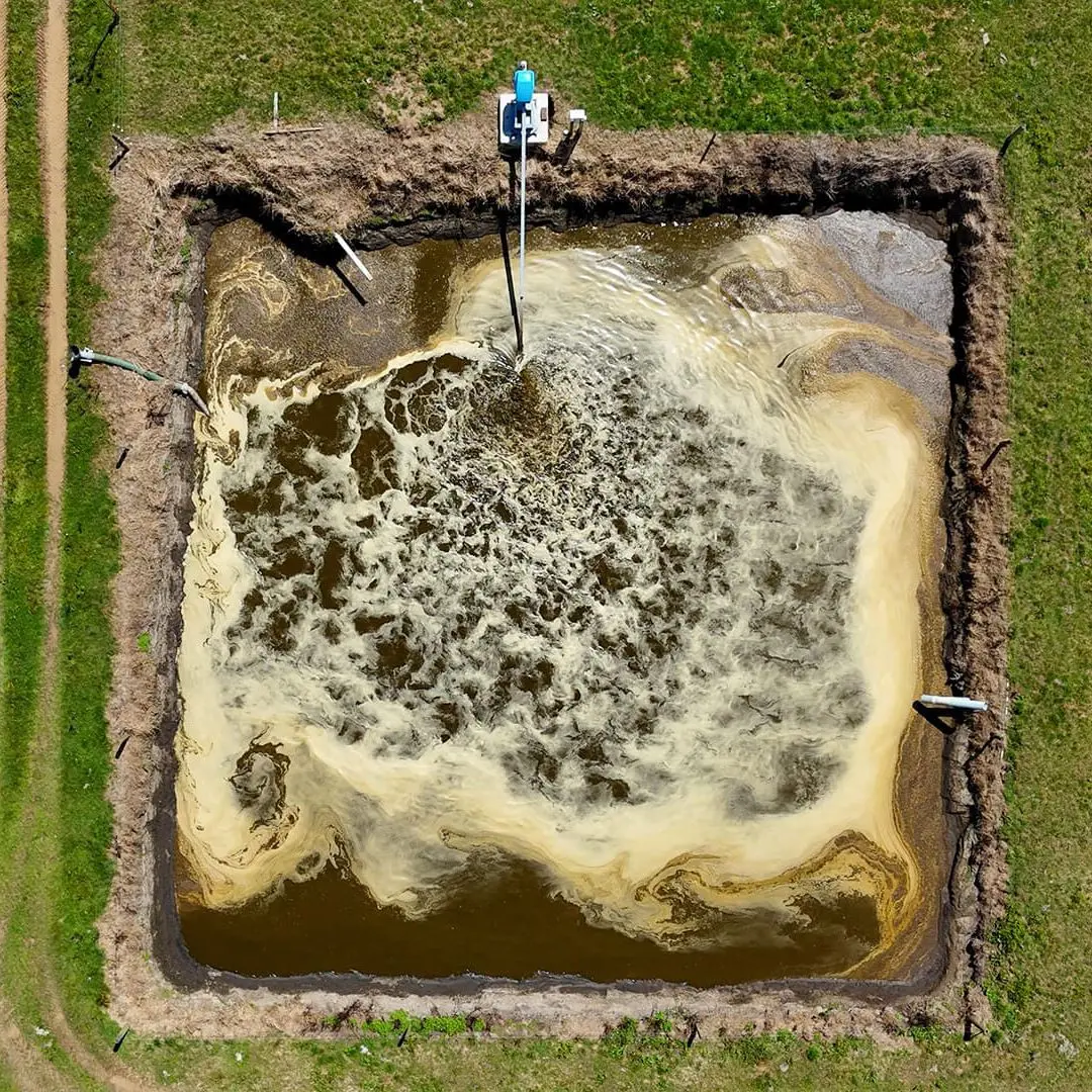 Effluent Sumps - Additional Storage Solutions 4 Nevada Electric Stirrer Clay Lined Pond Peter Denham 001 edited