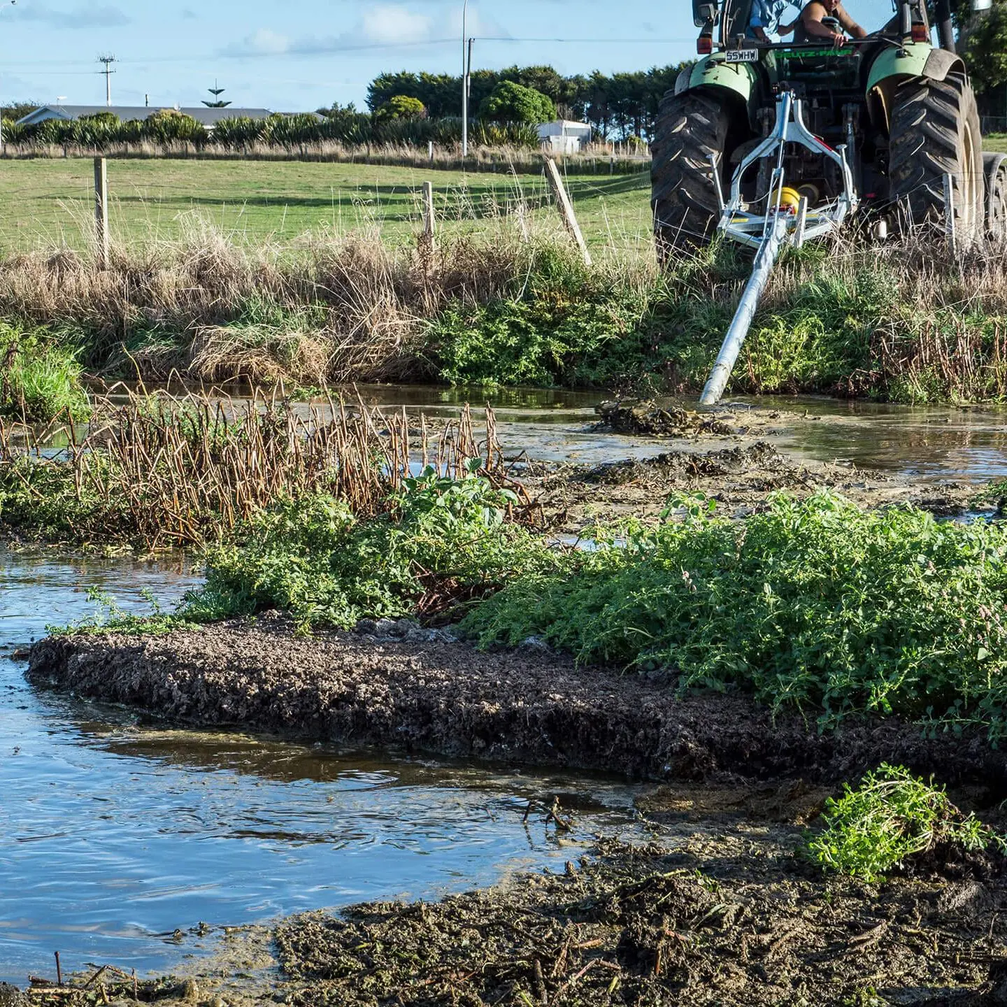 Why Do Effluent Ponds Get Crusty? 1 Effluent ponds get crusty, stirring regulary with a Nevada PTO Pond Stirrer can prevent pond crust from building up.