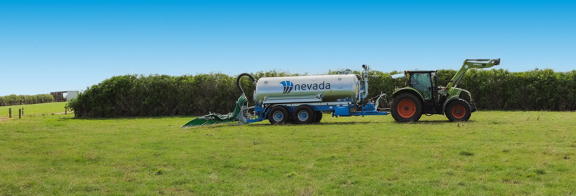HydraHub on a Nevada 14,700L Slurry Tanker with Trailing Shoe Applicator spreading effluent