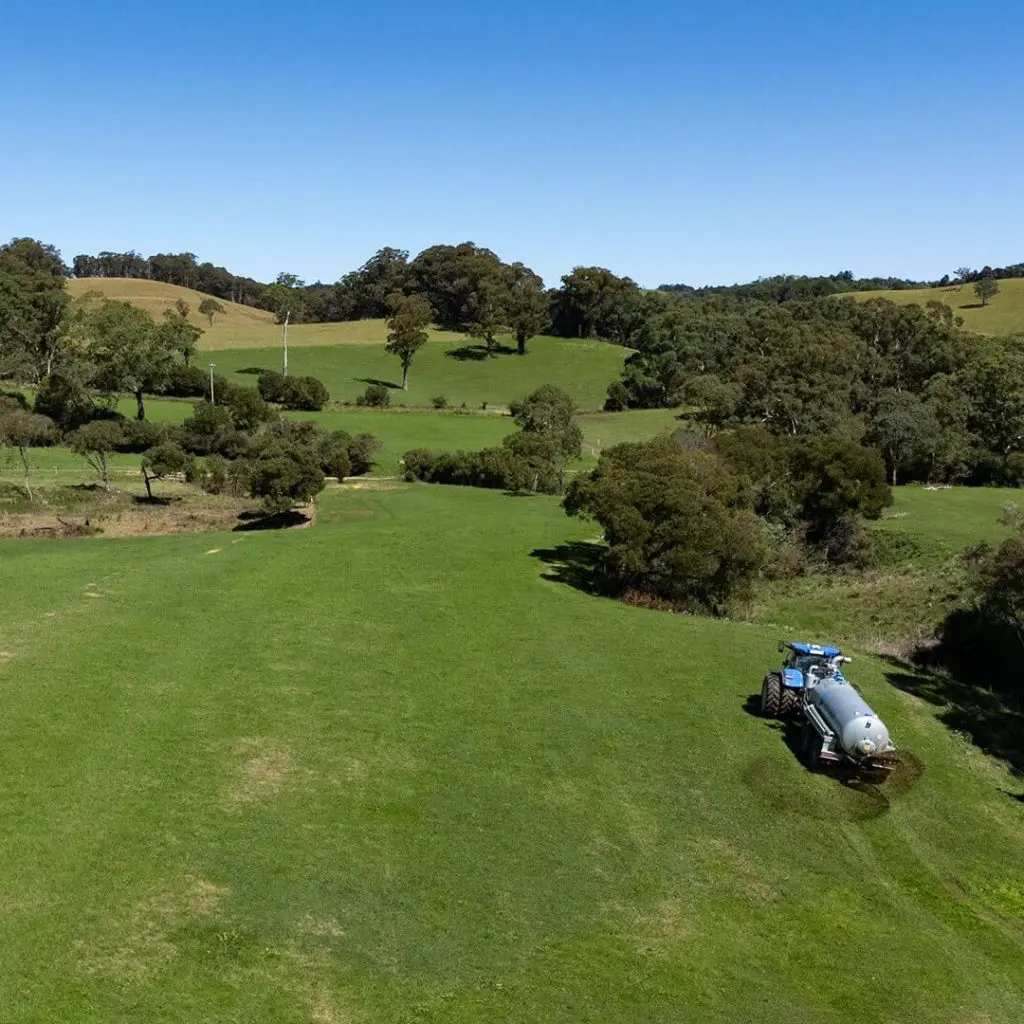 Nevada 10,000L Tandem Slurry Tanker spreading effluent with a RainWave