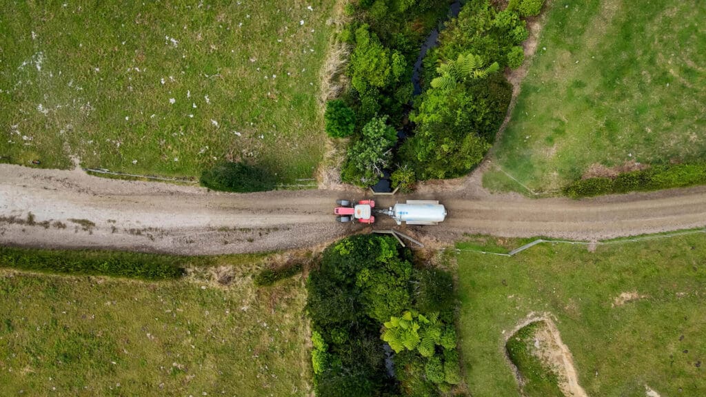 Slurry Tanker navigating a narrow bridge