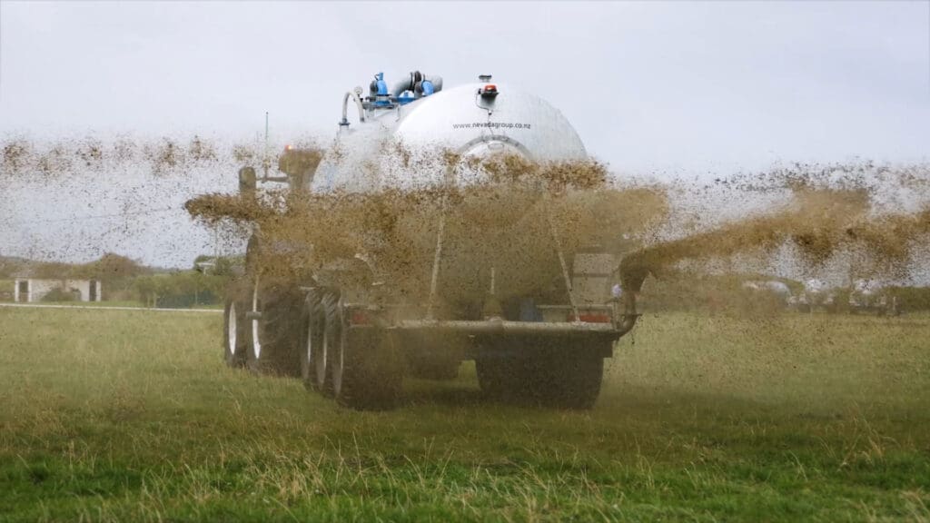 Dual Nevada RainWave™ spreading effluent with a Tridem Slurry Tanker
