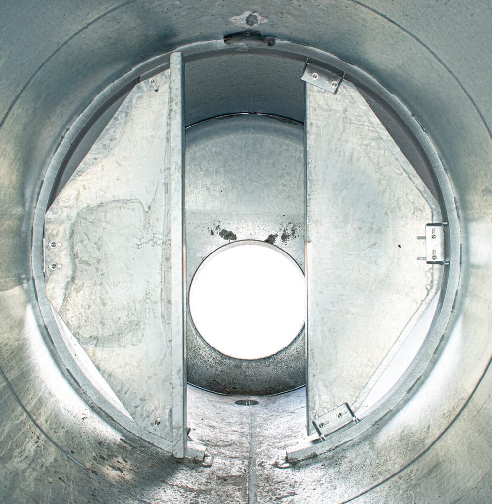 Slurry Tankers: 3 Must Haves 1 Galvanised inside and out, the view inside a Nevada Slurry Tanker, showing the internal baffle